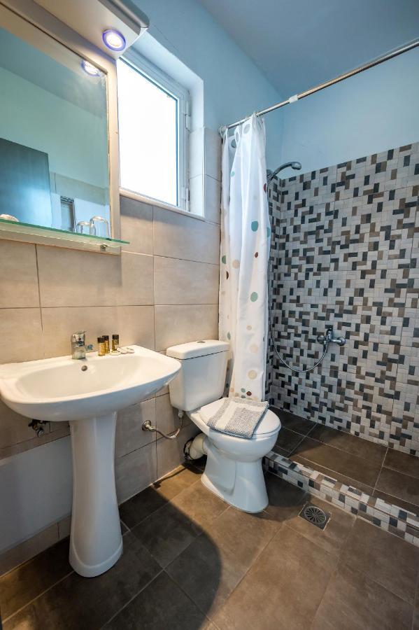 Jonathan Studio Apartments Tigkaki  Bagian luar foto